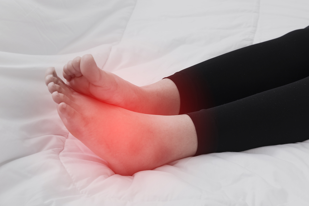 Симптомы неприятных ощущений в ногах при менструации